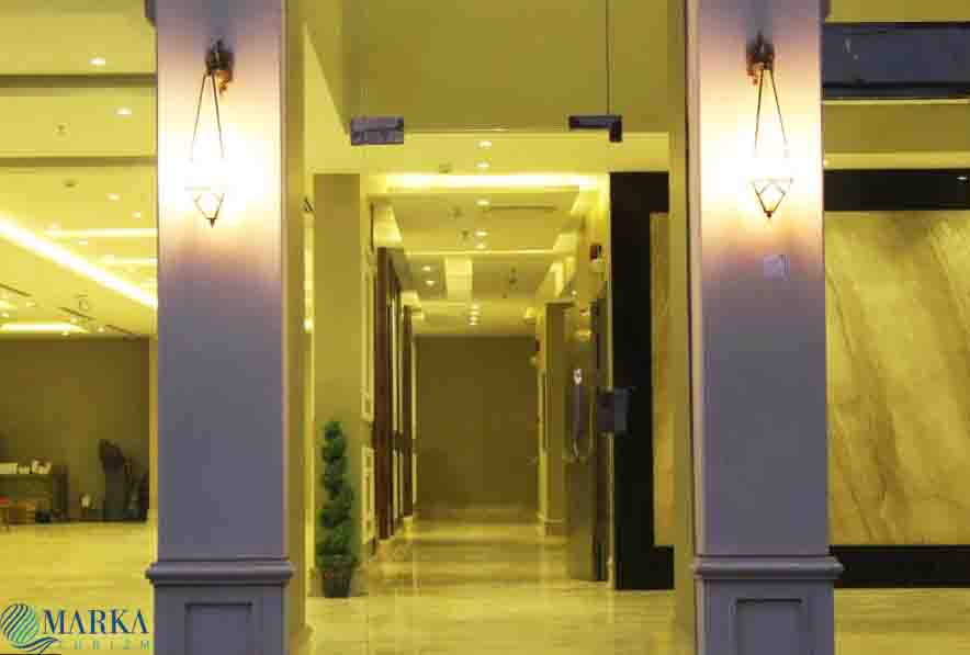 Lamar Albait - Bekleme Alanı